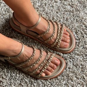 Chanel
Gold Beige lambskin Satin Chain Detail Ankle Strap Sandals